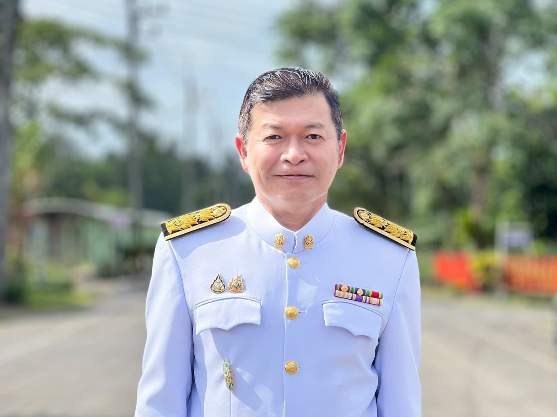 นายพลพล หัตถพงษ์