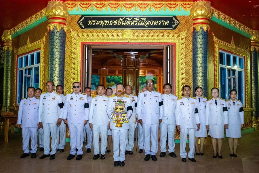 เข้าร่วมพิธีรับพุ่มดอกบัวประดิษฐ์พระราชทานไปถวายสักการะพระศรีมหาโพธิทศมราชบพิตร